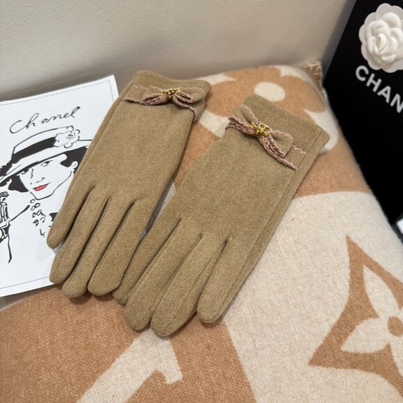 Chanel plush thermal gloves - Picture 8 of 8